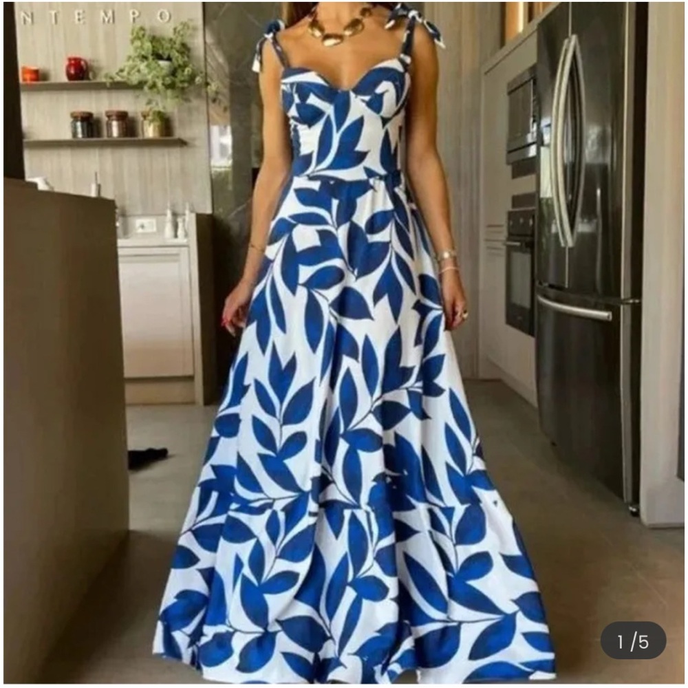 Elegant Blue and White Leaf Print Maxi Dress